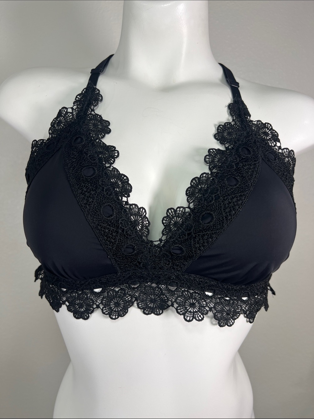 aerie Black Floral Lace Halter Bralette - Delicate Crochet Trim LARGE